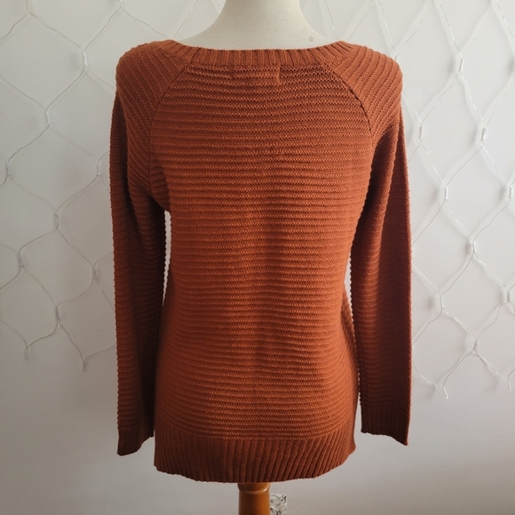 Pink Rose Pullover Sweater • Rust Colored • Medium - Picture 4 of 5